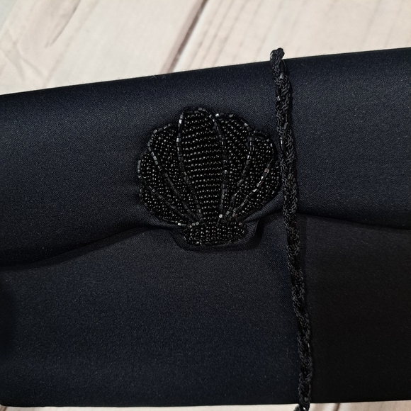 3 FOR 12 SALE Shoulder Bag Clutch Purse With Beaded Shell - Picture 1 of 12